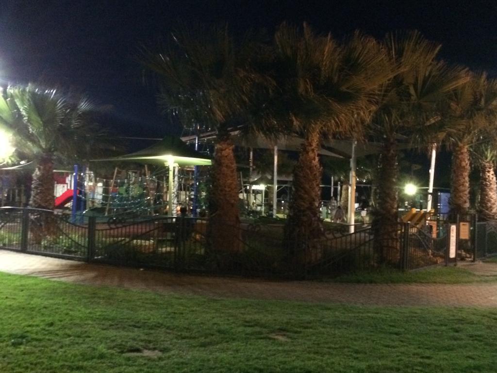 Adelaide - Semaphore Beach Front Exterior photo